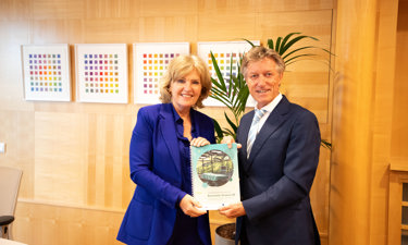 Minister Pia Dijkstra En Voorzitter Frank Willem Jansen